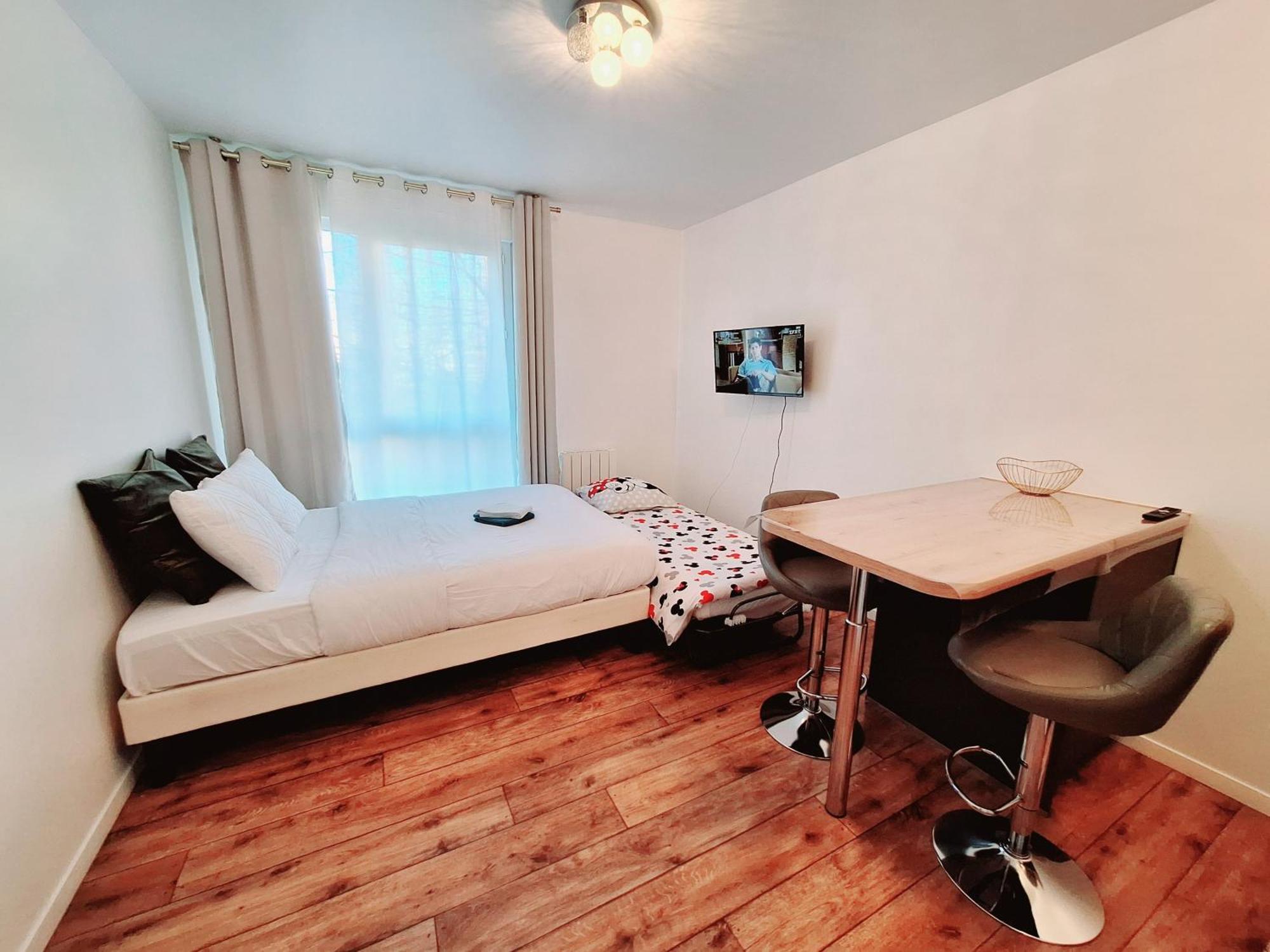 Studio Alpha - 2Min By Train To Disneyland Or 20Min Walk - 5Min Walk To "Val D'Europe" Station Montevrain Ngoại thất bức ảnh