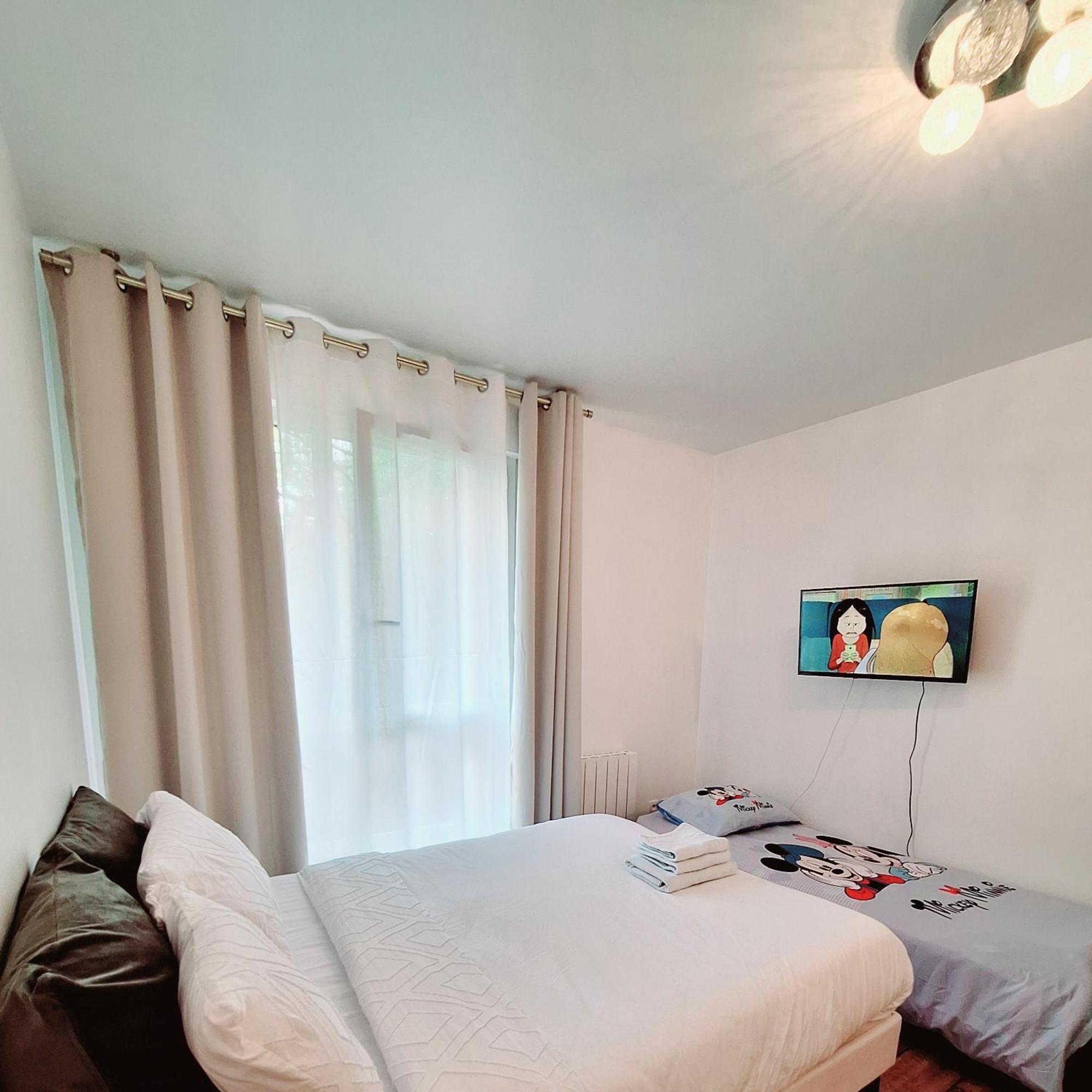 Studio Alpha - 2Min By Train To Disneyland Or 20Min Walk - 5Min Walk To "Val D'Europe" Station Montevrain Ngoại thất bức ảnh