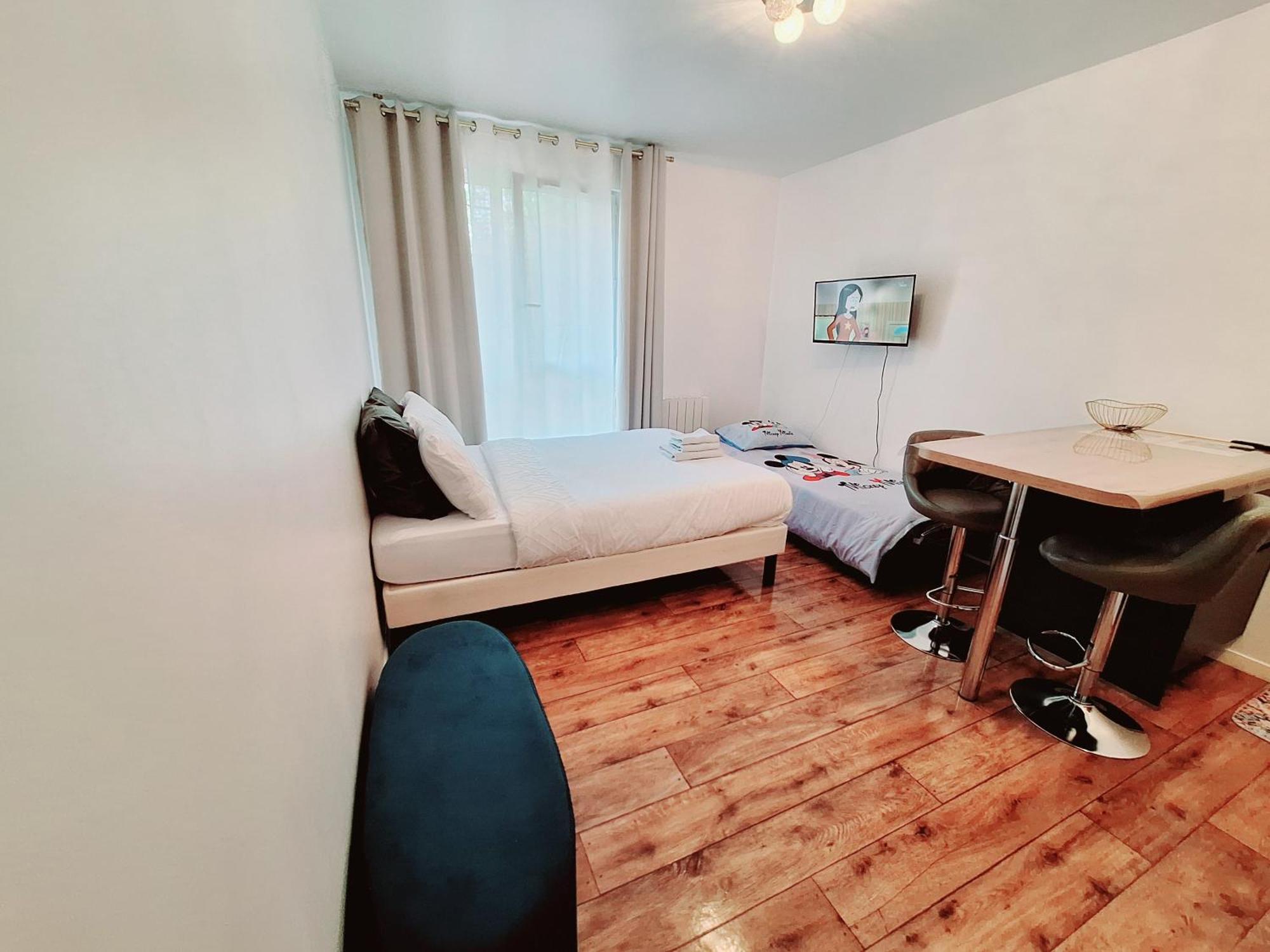 Studio Alpha - 2Min By Train To Disneyland Or 20Min Walk - 5Min Walk To "Val D'Europe" Station Montevrain Ngoại thất bức ảnh