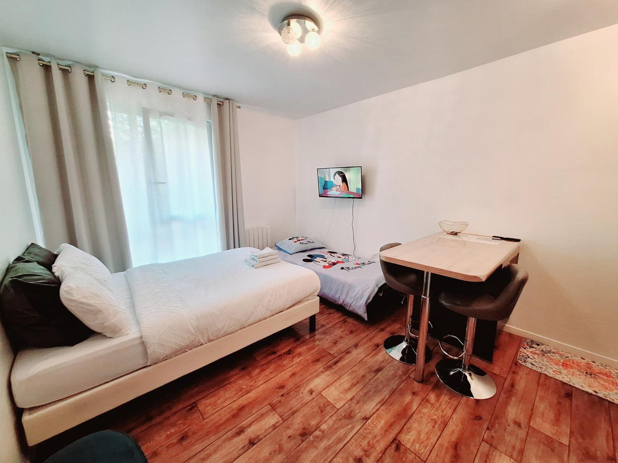 Studio Alpha - 2Min By Train To Disneyland Or 20Min Walk - 5Min Walk To "Val D'Europe" Station Montevrain Ngoại thất bức ảnh
